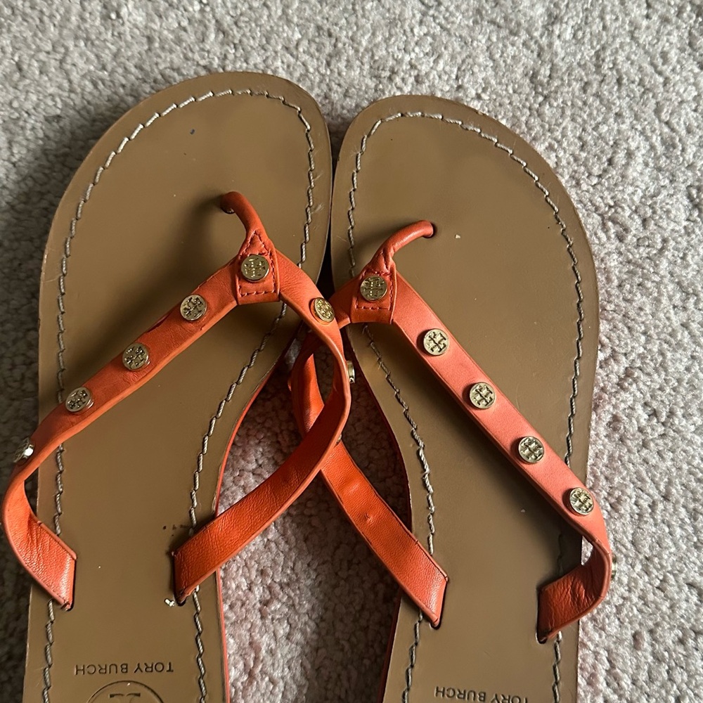 Tory Burch Orange Leather Logo-Stud Thong Sandals